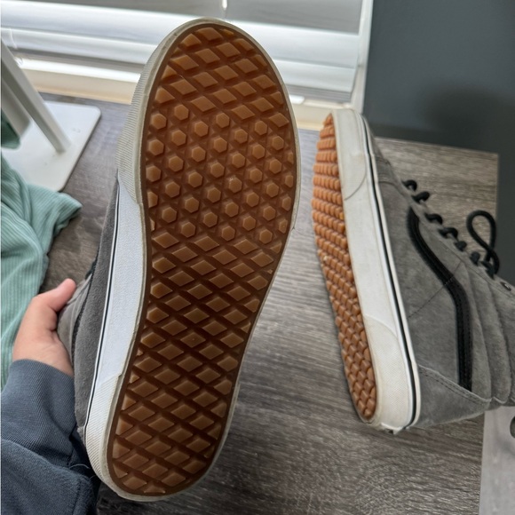 Vans - Picture 3 of 3